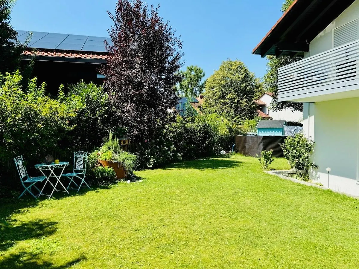 Dom wakacyjny Sonniges Modernes Ruhiges Grosses Haus Garten Pool Oberhaching