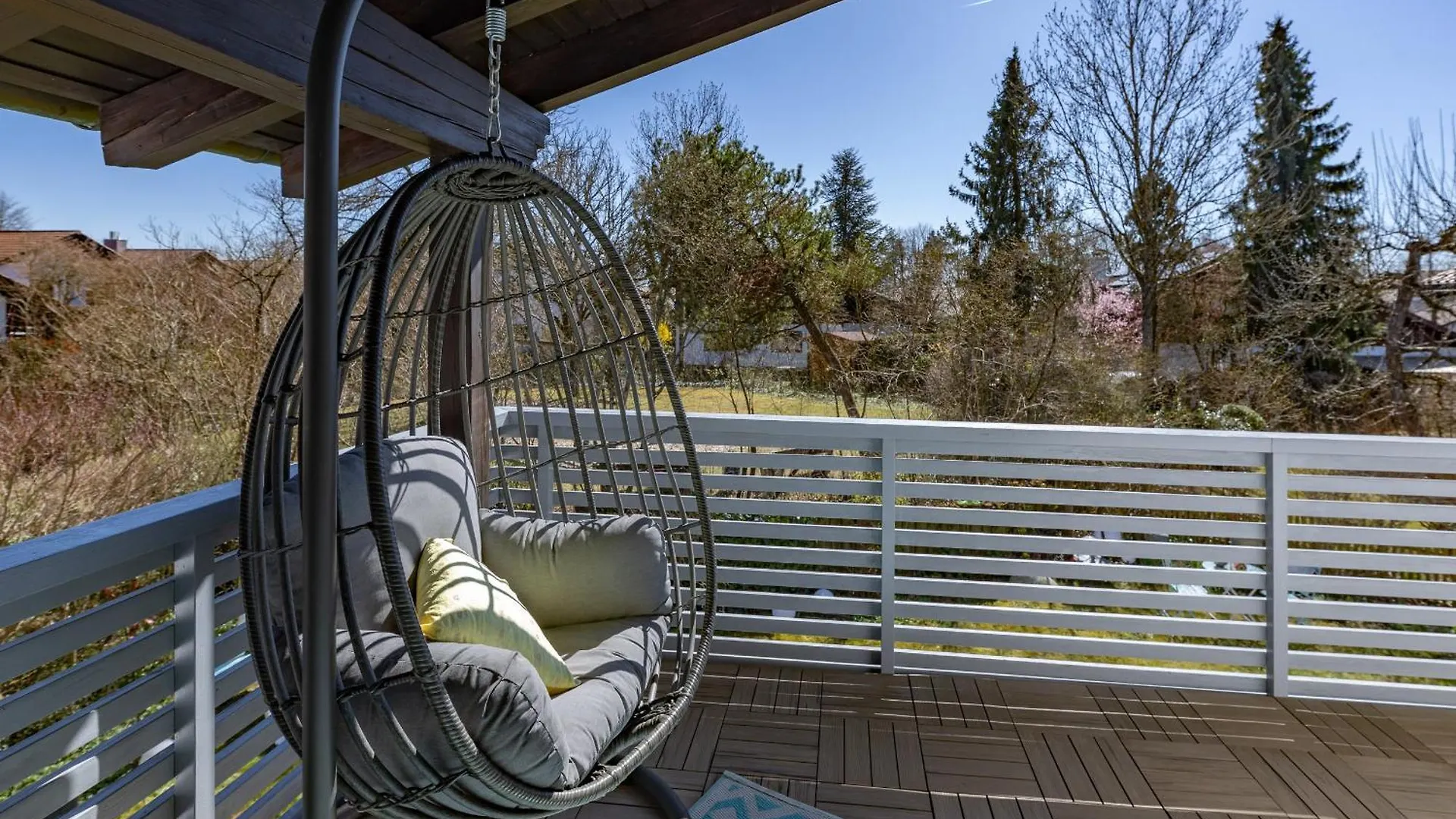 Holiday home Sonniges Modernes Ruhiges Grosses Haus Garten Pool Oberhaching